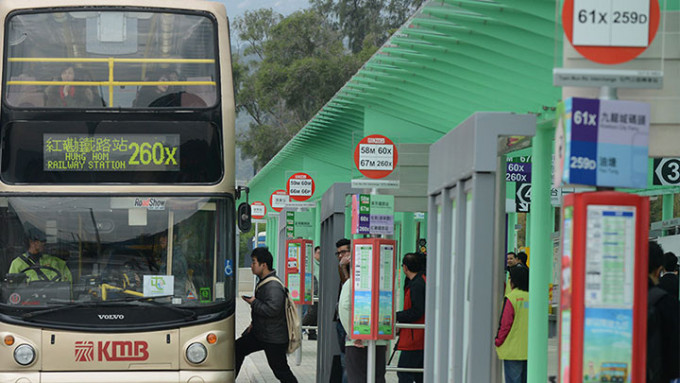 屯門公路轉車站現時共有58條巴士路線途經轉乘站。資料圖片