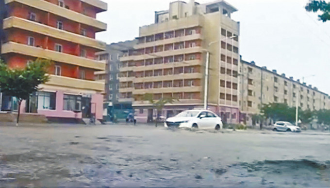 ■北韩电视台公开咸镜南道水浸的画面。