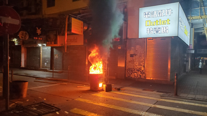 在旺角有垃圾桶被纵火。 资料图片