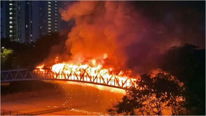 電纜橋起火。網圖