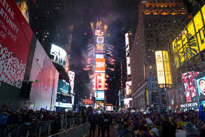 纽约时代广场在今年除夕夜举行水晶球倒数活动。AP