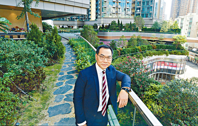 理劉志剛表示，綠化設施能提升市民及住客體驗，亦帶來即時減碳效益。