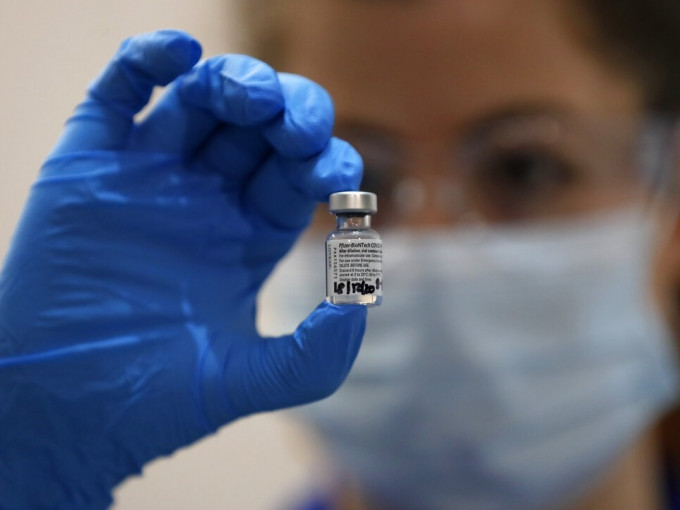 日本接收首批辉瑞疫苗。AP资料图片
