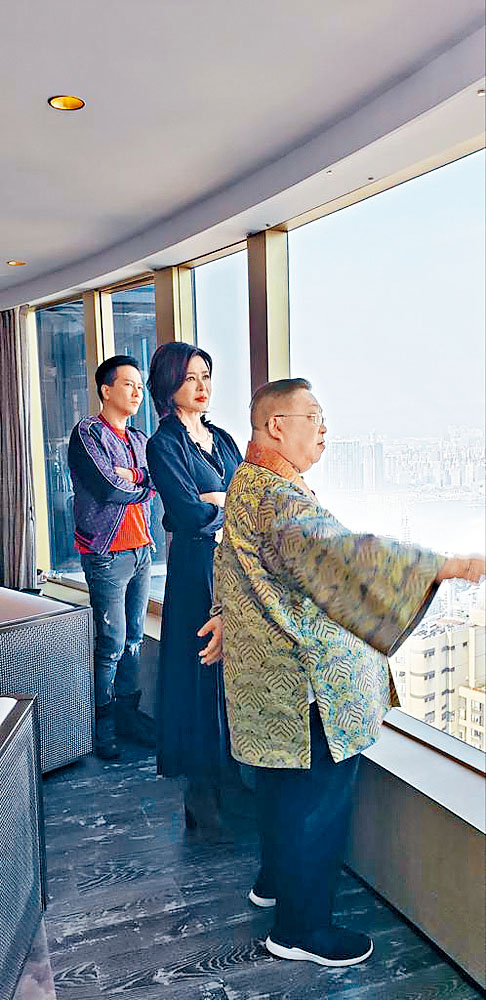 李居明到關之琳的半山豪宅，俯視香港龍脈。