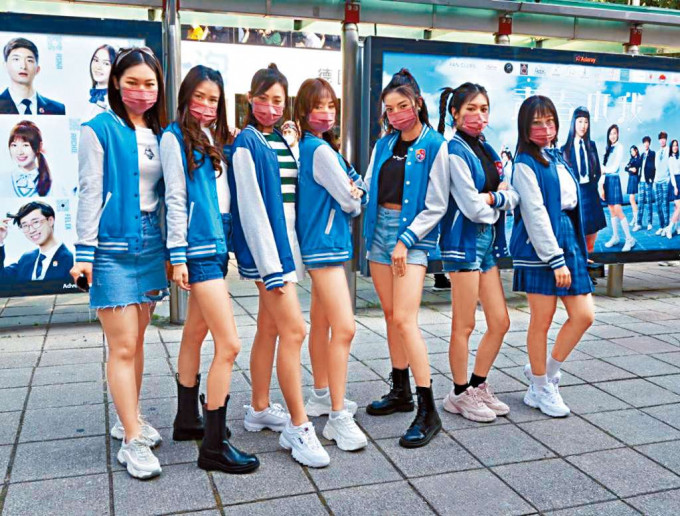 ■Yumi、Windy等七位《聲夢》女學員昨日快閃熱舞，宣傳新劇。