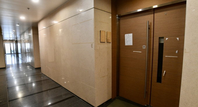 潘焯鴻及其公司在荔枝角租用的一個辦公室，被司法機構發出收樓令。盧江球攝
