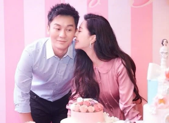 去年范冰冰生日兼公佈男友李晨求婚成功，獲近半個娛圈人祝賀。（微博圖片）