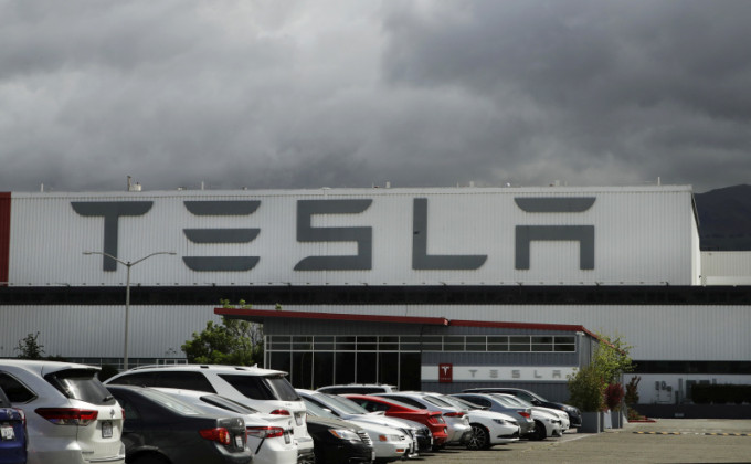Tesla加州工厂可望获准重启。AP