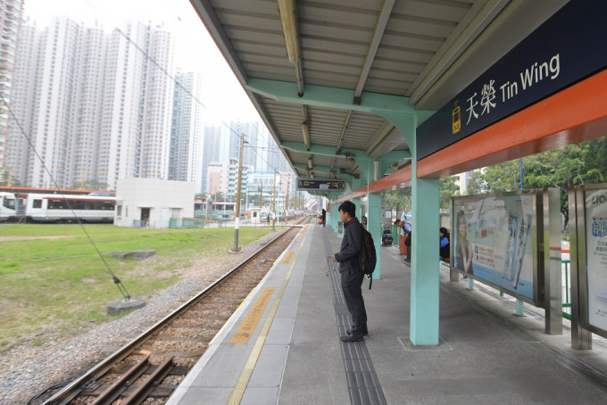 港铁天荣站。资料图片