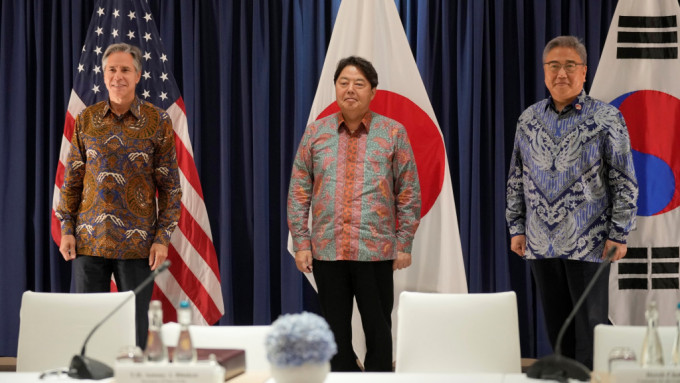 美日韓外長趁東盟外長會議期間舉行三方會談。美聯社