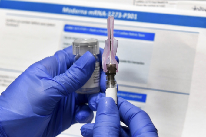 加國批准使用輝瑞BioNTech新冠疫苗， 最快下周開始接種。ap圖