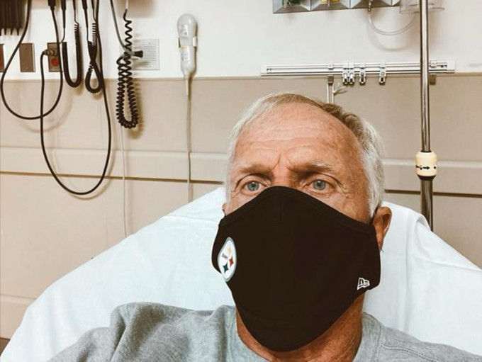 诺曼平安夜在社交媒体贴出自己身在医院的影片。诺曼Instagram相片