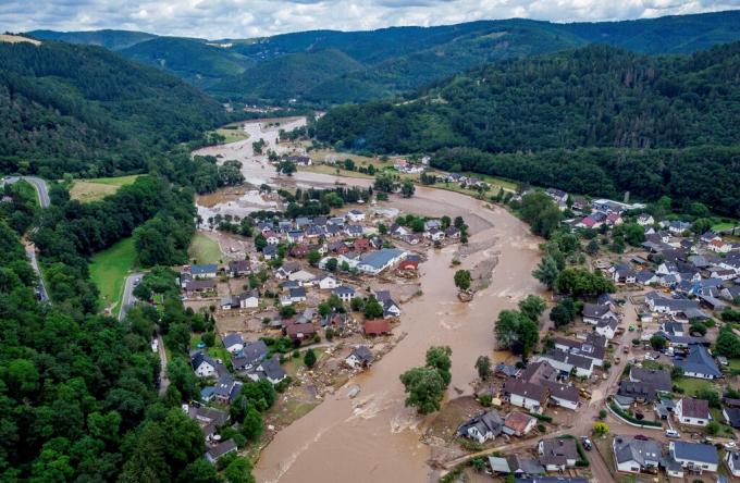 德国一场洪水，49人死亡。
