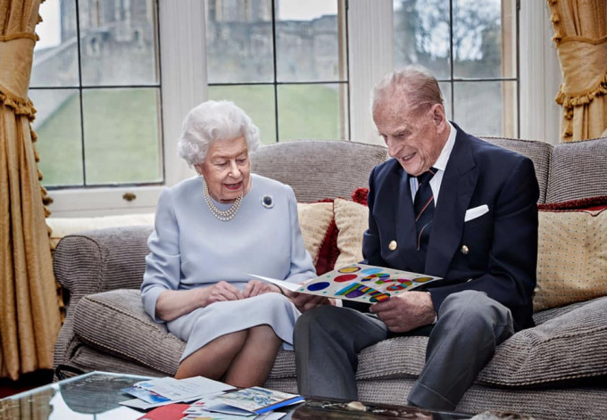 英女皇伉俪已结婚73年。facebook图片