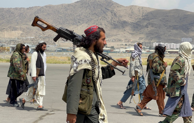 塔利班执政百日，257家媒体停业。REUTERS图片