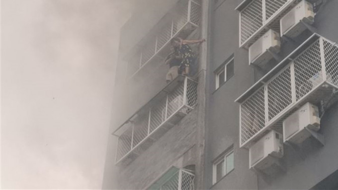 台中大廈起火釀6死。三立新聞圖片