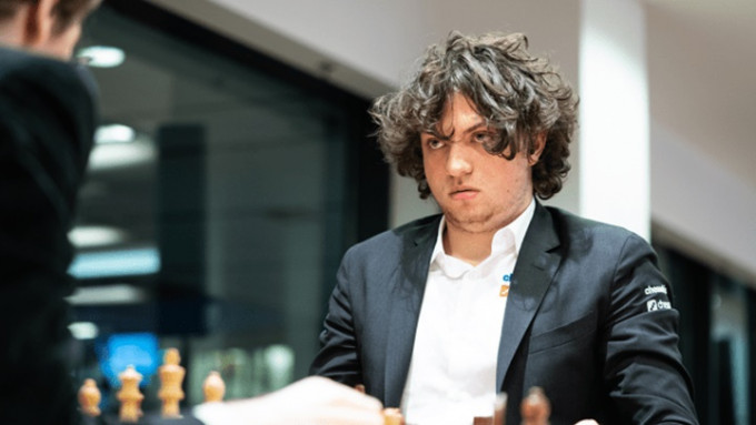 国际象棋界新星尼曼入禀指棋王卡尔森等人诽谤，要求赔偿1亿美元。网上图片