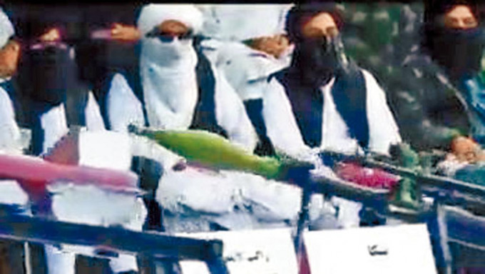 穿上自殺式炸彈背心的塔利班成員。