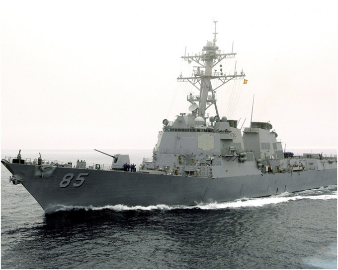 美国海军神盾驱逐舰麦坎贝尔号。