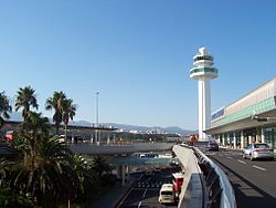 济州机场接「炸弹恐袭」预告，警方搜查后没有发现。网上图片