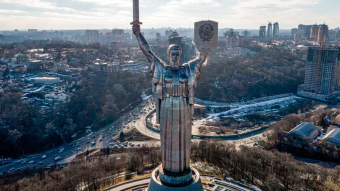乌克兰全国将进入紧急状态。AP