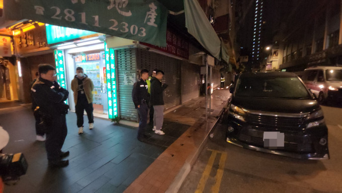 警方荃湾截获怀疑毒品快餐车。黎志伟摄