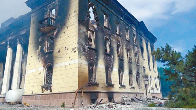 乌东利西昌斯克市一座青少年活动中心，遭炮火摧毁。