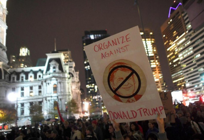 美国多个城市有反特朗普就职礼示威。
