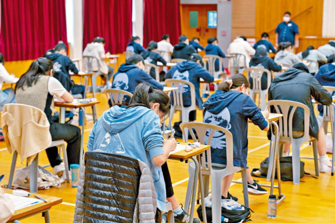 教育工作人員總工會建議，在疫情加劇下，文憑試應延期開考。　 