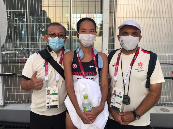 程小雅(中)以1小時37分53秒完成奧運女子20公里競走，排名35位。香港業餘田徑總會圖片