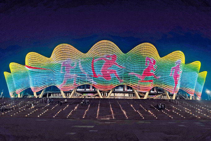 ■西安奧體中心場館亮燈開啟「全運時刻」。