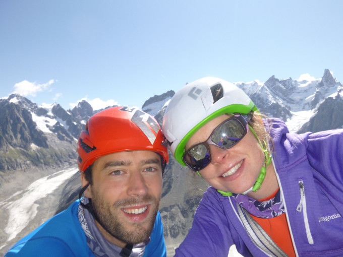  Andrew Foster 與妻子 Lucy Foster 熱愛攀山。《Cam and Bear》部落格圖片
