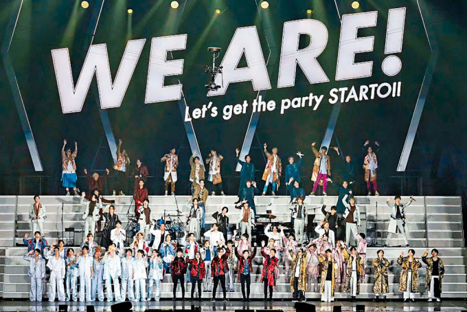 前晚STARTO集合旗下其中13队组合、共72位艺人，在东京巨蛋举行了庆祝公司开业的晒冷骚。