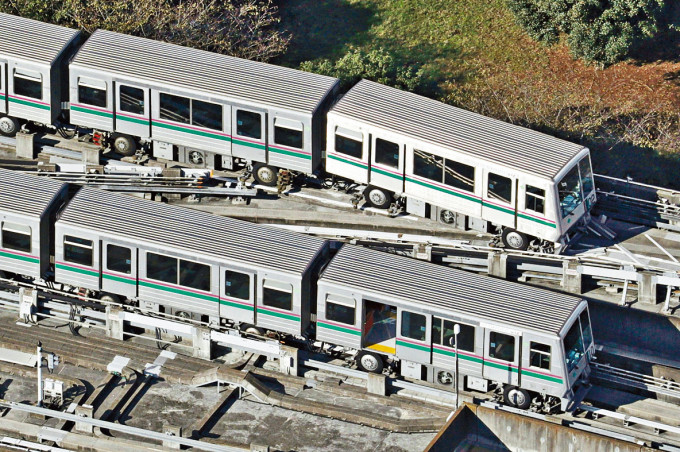 ■地震造成日暮里-舍人綫有列车轻微脱轨。