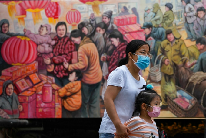 中國經濟受疫情影響，出現下行壓力。AP圖片