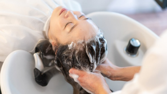 意大利有小鎮因應乾旱問題推出措施，限制髮型屋為客人洗頭一次以節約用水。iStock示意圖