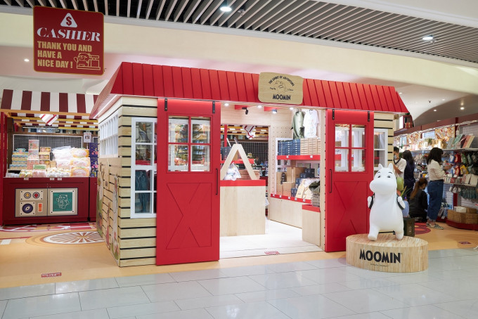 LOG-ON與Moomin姆明家族於即日起至11月29日在時代廣場地庫中庭開設Moomin - The Spirit of Adventure期間限定店。