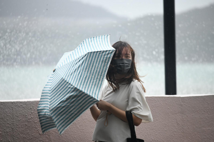 天文台在下午5时10分取消黄色暴雨警告信号。