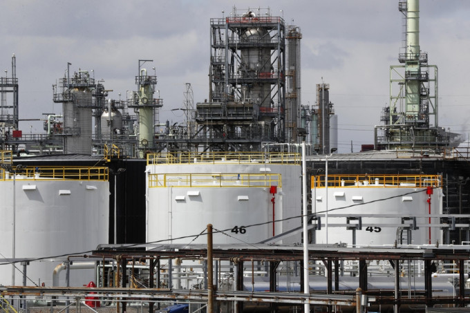 美国联同多国释放紧急石油储备，美国将释放5000万桶石油。AP图片