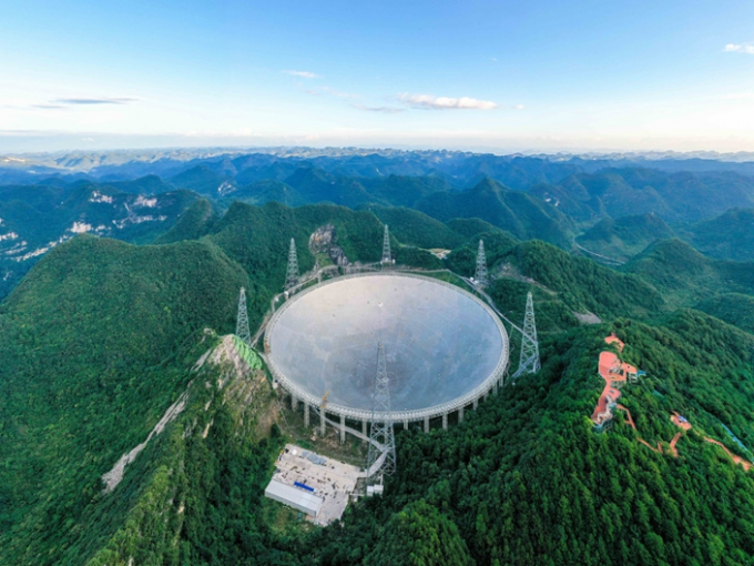 被譽為「中國天眼」的500米口徑球面射電望遠鏡（FAST）。新華社圖片