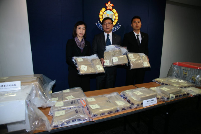 警方毒品调查科捣破一个贩毒集团，检获30公斤怀疑可卡因，毒品总值3,600万元。行动中拘捕两名男子，涉嫌「贩毒」被拘捕。