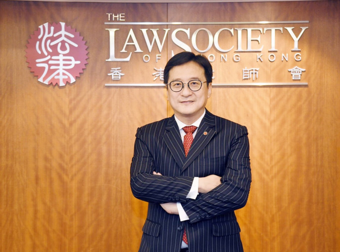 陈泽铭表示，只能从法律角度评论社会事件。资料图片