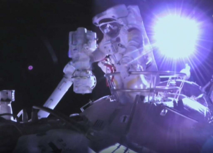 神舟十三號航天員正進行第二次出艙。