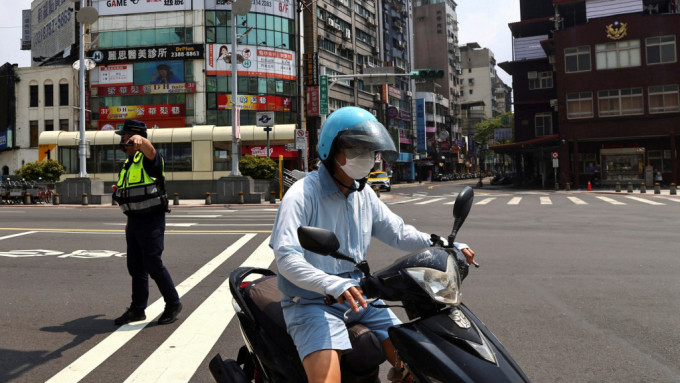 台北市新增逾2千多宗確診。REUTERS
