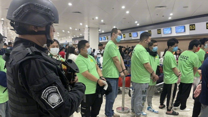 今年2月22日，中菲兩國執法部門合作遣返40多名在菲從事離岸博彩的中國公民。