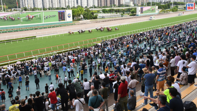 香港賽馬會今日（7月1日）在沙田馬場舉行「香港共慶回歸賽馬日」。何健勇攝