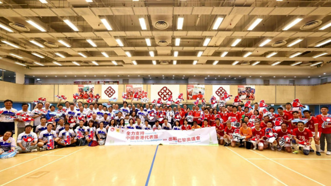 五人足球友谊赛｜立法会队2比7不敌政府队  全场欢呼为巴黎奥运港队打气。