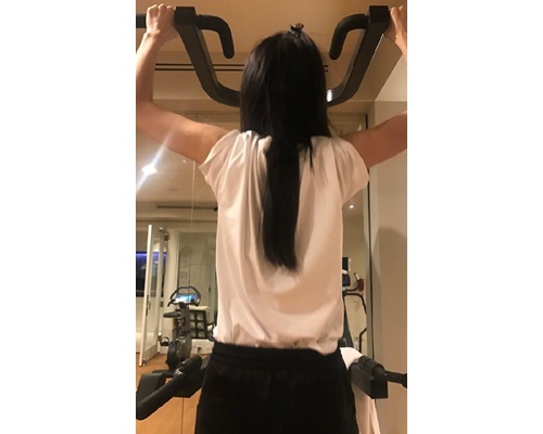 Baby积极做Gym。