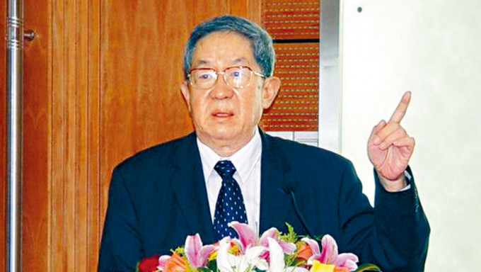 阎明复曾任民政部副部长，致力慈善工作。