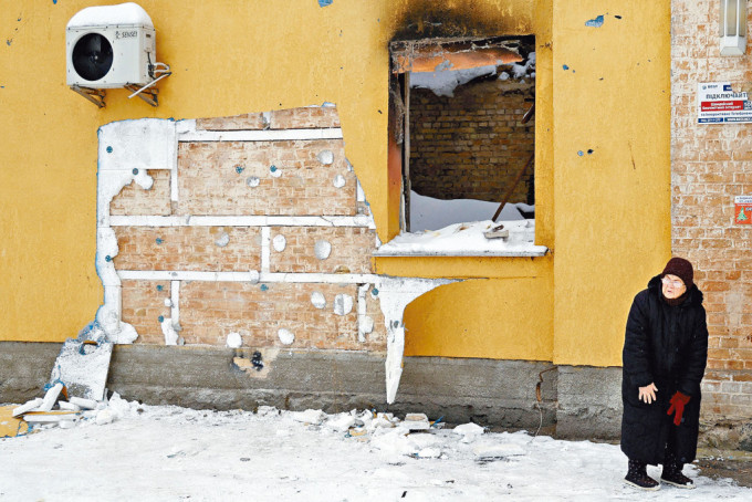 烏克蘭霍斯托梅爾鎮建築物外牆一幅Banksy壁畫，被竊匪割了下來。